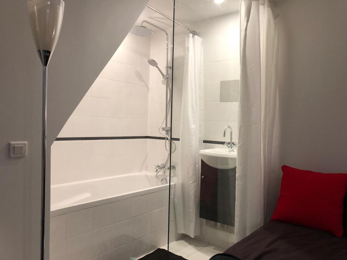 Cite Pilleux - Charming Studio In A Flowery Pedestrian Lane Paris Ngoại thất bức ảnh